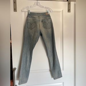 Levis jeans